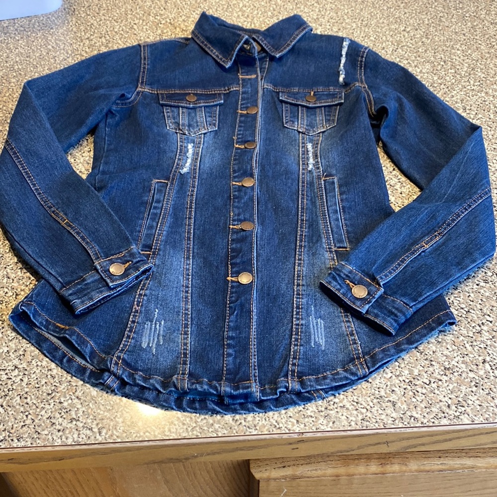 Super cute Denim button up